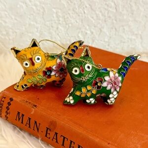 Vintage green enamel Cloisonné cat ornament or charm